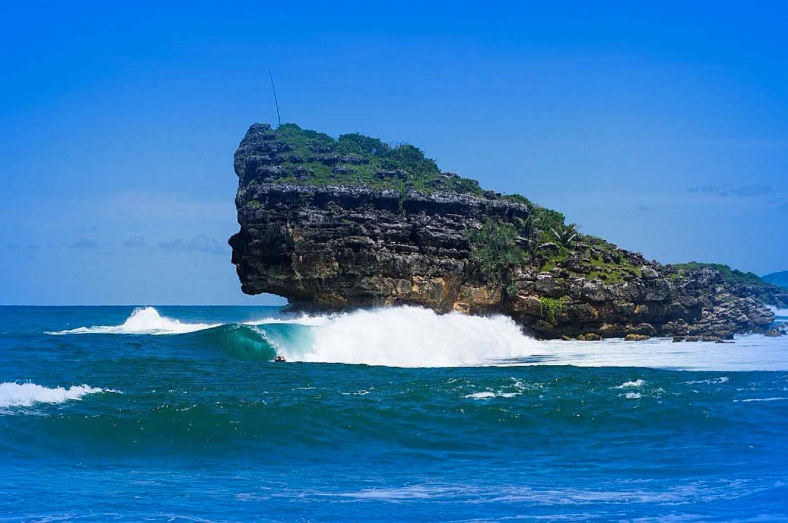 Pantai Watukarung